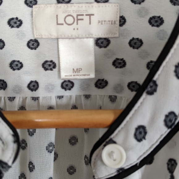 Black & White Blouse - Picture 3 of 6